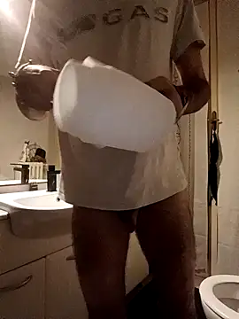 Snapshot of Fragolina73- chatting on 10/11/25, 07:12 Fragolina73- online show from 10/11/25, 07:12