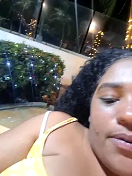 Snapshot of Annie-Wolf chatting on 11/19/25, 04:23 Annie-Wolf online show from 11/19/25, 04:23