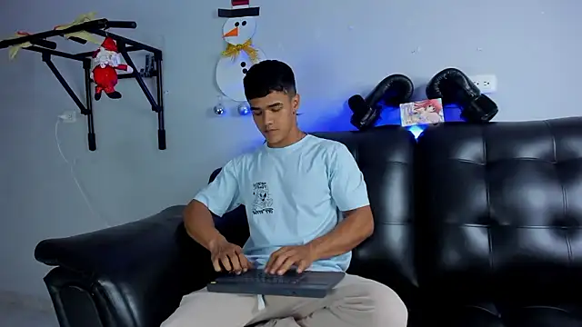 Rob saenz  online show from 12/05/24, 02:22