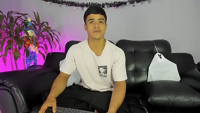 Rob saenz  online show from 10/20/25, 01:11