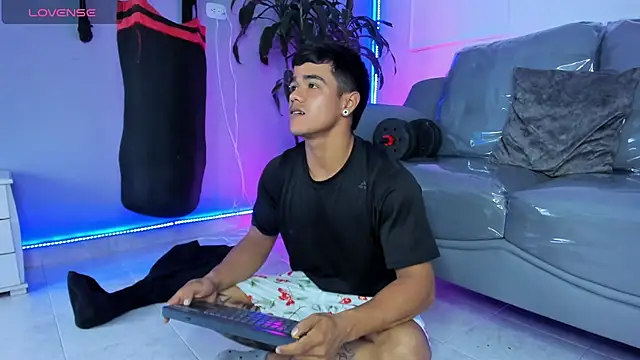 Rob saenz  online show from 12/16/25, 03:50