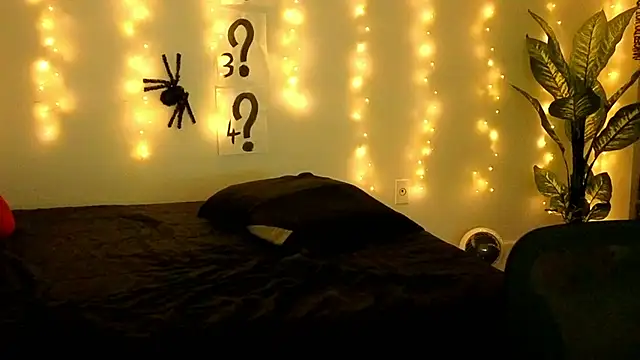 Snapshot of Sapphir3xoxo chatting on 10/29/25, 10:55 Sapphir3xoxo online show from 10/29/25, 10:55