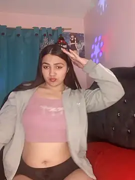 Snapshot of Nahiara_velez chatting on 12/21/24, 11:56 Nahiara velez online show from 12/21/24, 11:56