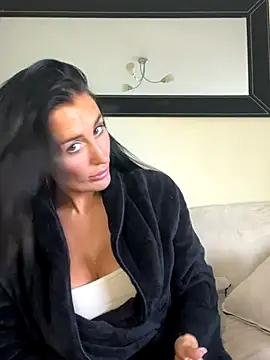 UKSYDNEYFOX online show from 09/17/25, 01:35