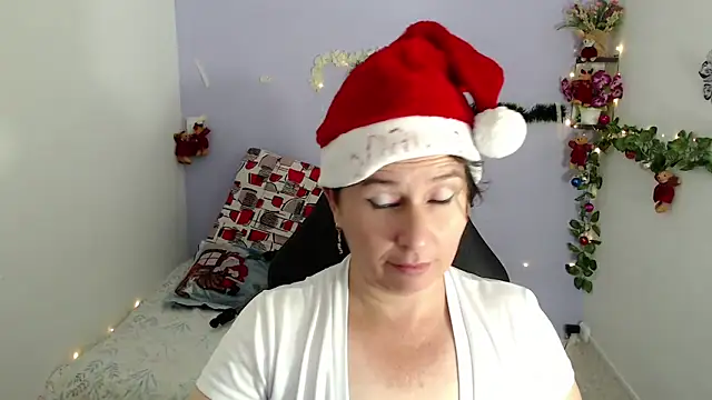 victoria jones online show from 12/24/24, 01:39