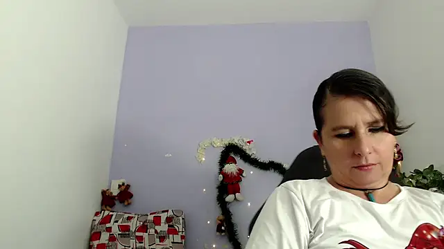 victoria jones online show from 01/08/25, 03:39