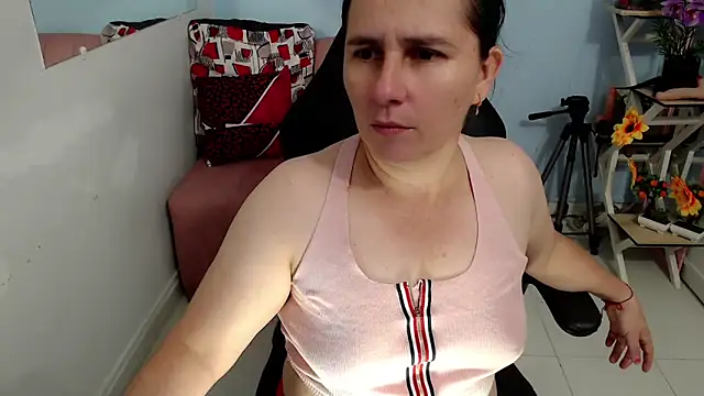 victoria jones online show from 11/10/25, 12:37