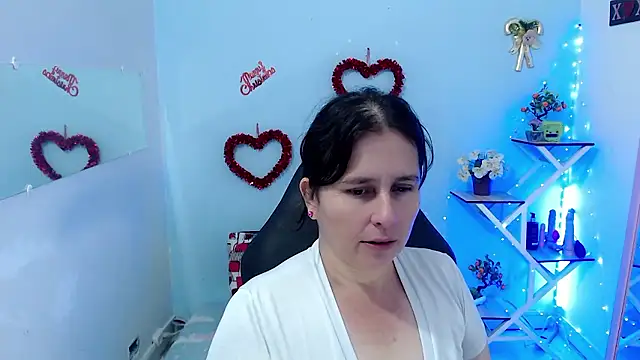 Snapshot of victoria_jones chatting on 01/07/26, 02:41 victoria jones online show from 01/07/26, 02:41