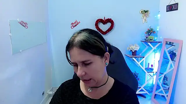 Snapshot of victoria_jones chatting on 01/16/26, 04:22 victoria jones online show from 01/16/26, 04:22
