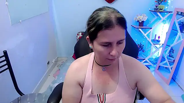 Snapshot of victoria_jones chatting on 01/17/26, 11:48 victoria jones online show from 01/17/26, 11:48