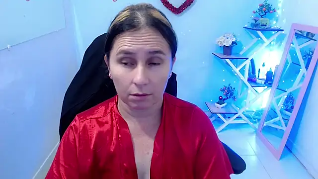 Snapshot of victoria_jones chatting on 02/13/26, 03:52 victoria jones online show from 02/13/26, 03:52
