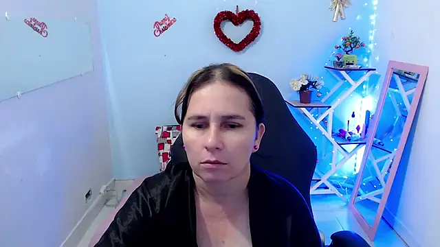 Snapshot of victoria_jones chatting on 02/19/26, 02:46 victoria jones online show from 02/19/26, 02:46