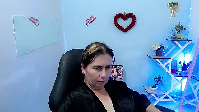 Snapshot of victoria_jones chatting on 02/26/26, 02:38 victoria jones online show from 02/26/26, 02:38