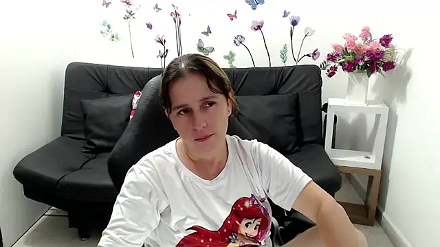 Snapshot of victoria_jones chatting on 05/09/26, 12:21 victoria jones online show from 05/09/26, 12:21