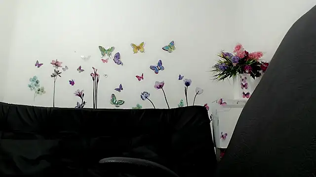 Snapshot of victoria_jones chatting on 06/14/26, 11:34 victoria jones online show from 06/14/26, 11:34