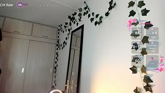 Sarah Castillo  online show from 12/18/24, 03:37