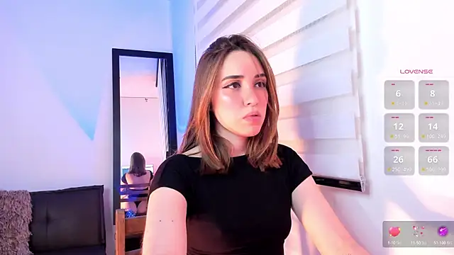 Sarah Castillo  online show from 09/10/25, 04:56