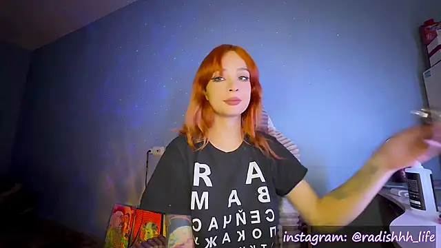 Snapshot of IvyDavis- chatting on 12/06/24, 12:05 IvyDavis- online show from 12/06/24, 12:05