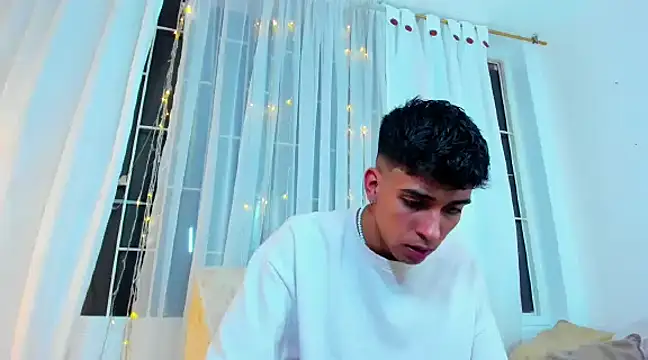 Snapshot of shawn__sanderson1 chatting on 01/21/25, 06:23 shawn sanderson1 online show from 01/21/25, 06:23