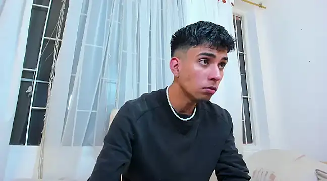 Snapshot of shawn__sanderson1 chatting on 01/22/25, 06:10 shawn sanderson1 online show from 01/22/25, 06:10