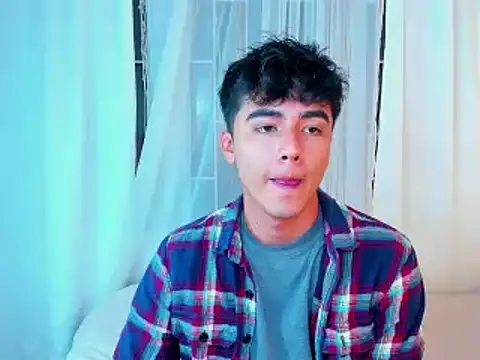 Snapshot of shawn__sanderson1 chatting on 02/17/25, 08:26 shawn sanderson1 online show from 02/17/25, 08:26