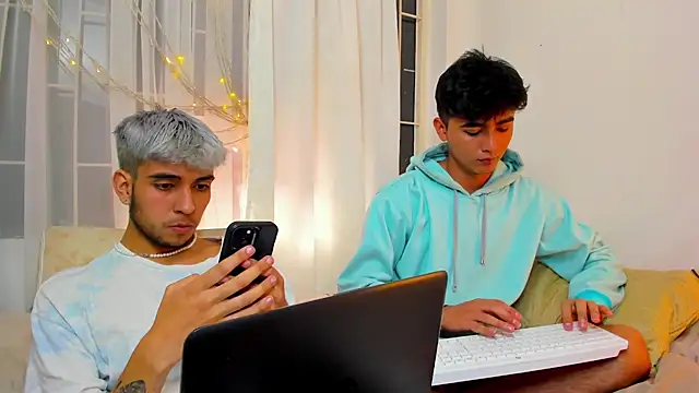 Snapshot of shawn__sanderson1 chatting on 03/10/25, 04:46 shawn sanderson1 online show from 03/10/25, 04:46