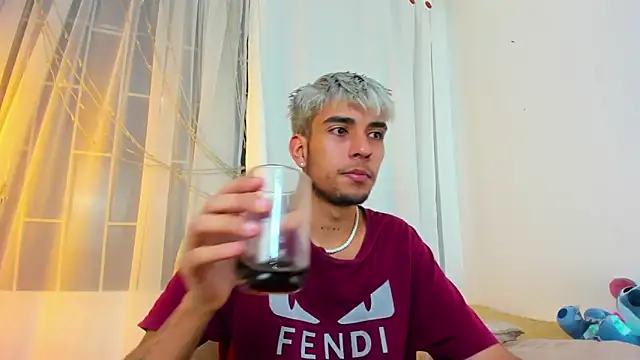 Snapshot of shawn__sanderson1 chatting on 03/18/25, 07:53 shawn sanderson1 online show from 03/18/25, 07:53