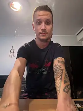 Snapshot of BWC69_69_69 chatting on 12/21/24, 03:42 BWC69 69 69 online show from 12/21/24, 03:42