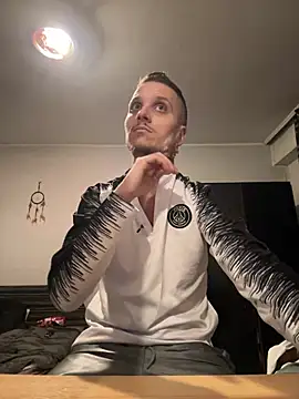 Snapshot of BWC69_69_69 chatting on 12/29/24, 04:40 BWC69 69 69 online show from 12/29/24, 04:40