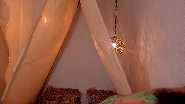 Ariella Ruiz online show from 12/22/24, 12:16