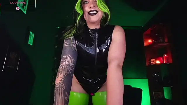 Snapshot of YourMissAlice chatting on 11/09/25, 08:18 YourMissAlice online show from 11/09/25, 08:18