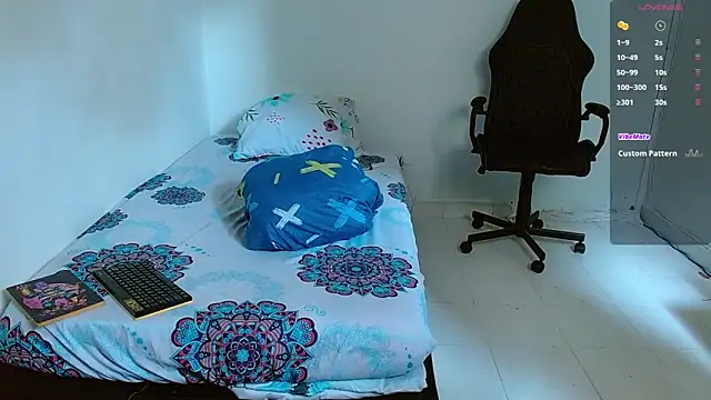 Snapshot of bray_hotboy777 chatting on 09/19/25, 01:56 bray hotboy777 online show from 09/19/25, 01:56