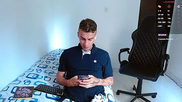 Snapshot of bray_hotboy777 chatting on 10/30/25, 03:57 bray hotboy777 online show from 10/30/25, 03:57