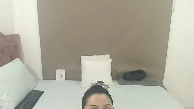 Snapshot of kimberlyjamexxx chatting on 11/11/25, 04:01 kimberlyjamexxx online show from 11/11/25, 04:01