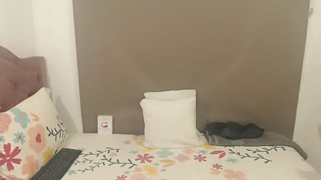 Snapshot of kimberlyjamexxx chatting on 12/05/25, 02:53 kimberlyjamexxx online show from 12/05/25, 02:53