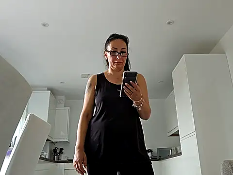 Snapshot of Misscorpion69 chatting on 10/13/25, 12:05 Misscorpion69 online show from 10/13/25, 12:05