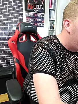 Snapshot of PupW0lfy chatting on 12/02/24, 03:14 PupW0lfy online show from 12/02/24, 03:14