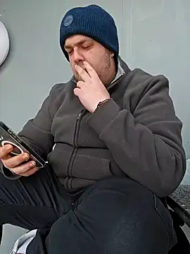 Snapshot of PupW0lfy chatting on 01/08/25, 11:21 PupW0lfy online show from 01/08/25, 11:21