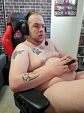 Snapshot of PupW0lfy chatting on 01/19/25, 07:36 PupW0lfy online show from 01/19/25, 07:36