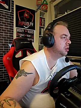 Snapshot of PupW0lfy chatting on 01/25/25, 06:46 PupW0lfy online show from 01/25/25, 06:46