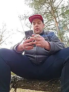 Snapshot of PupW0lfy chatting on 01/27/25, 11:32 PupW0lfy online show from 01/27/25, 11:32