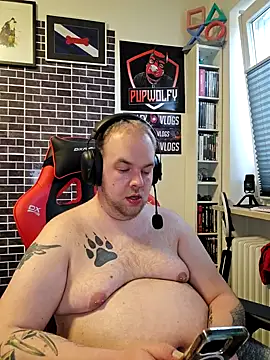 Snapshot of PupW0lfy chatting on 01/30/25, 03:29 PupW0lfy online show from 01/30/25, 03:29