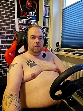 Snapshot of PupW0lfy chatting on 02/02/25, 07:30 PupW0lfy online show from 02/02/25, 07:30