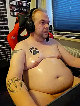 Snapshot of PupW0lfy chatting on 02/03/25, 03:49 PupW0lfy online show from 02/03/25, 03:49