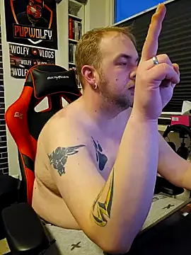 Snapshot of PupW0lfy chatting on 02/06/25, 04:36 PupW0lfy online show from 02/06/25, 04:36