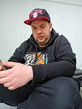 Snapshot of PupW0lfy chatting on 02/10/25, 11:36 PupW0lfy online show from 02/10/25, 11:36