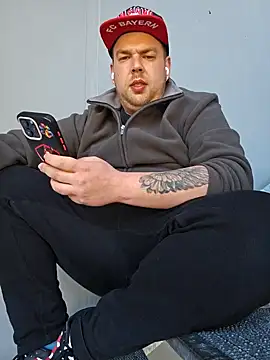 Snapshot of PupW0lfy chatting on 03/19/25, 11:17 PupW0lfy online show from 03/19/25, 11:17