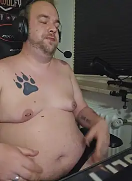 Snapshot of PupW0lfy chatting on 10/11/25, 07:12 PupW0lfy online show from 10/11/25, 07:12