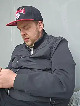 Snapshot of PupW0lfy chatting on 10/13/25, 10:37 PupW0lfy online show from 10/13/25, 10:37