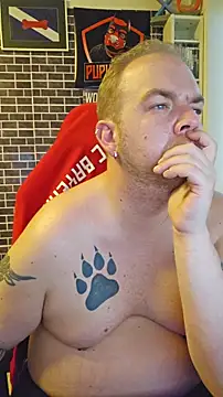 Snapshot of PupW0lfy chatting on 11/03/25, 03:02 PupW0lfy online show from 11/03/25, 03:02